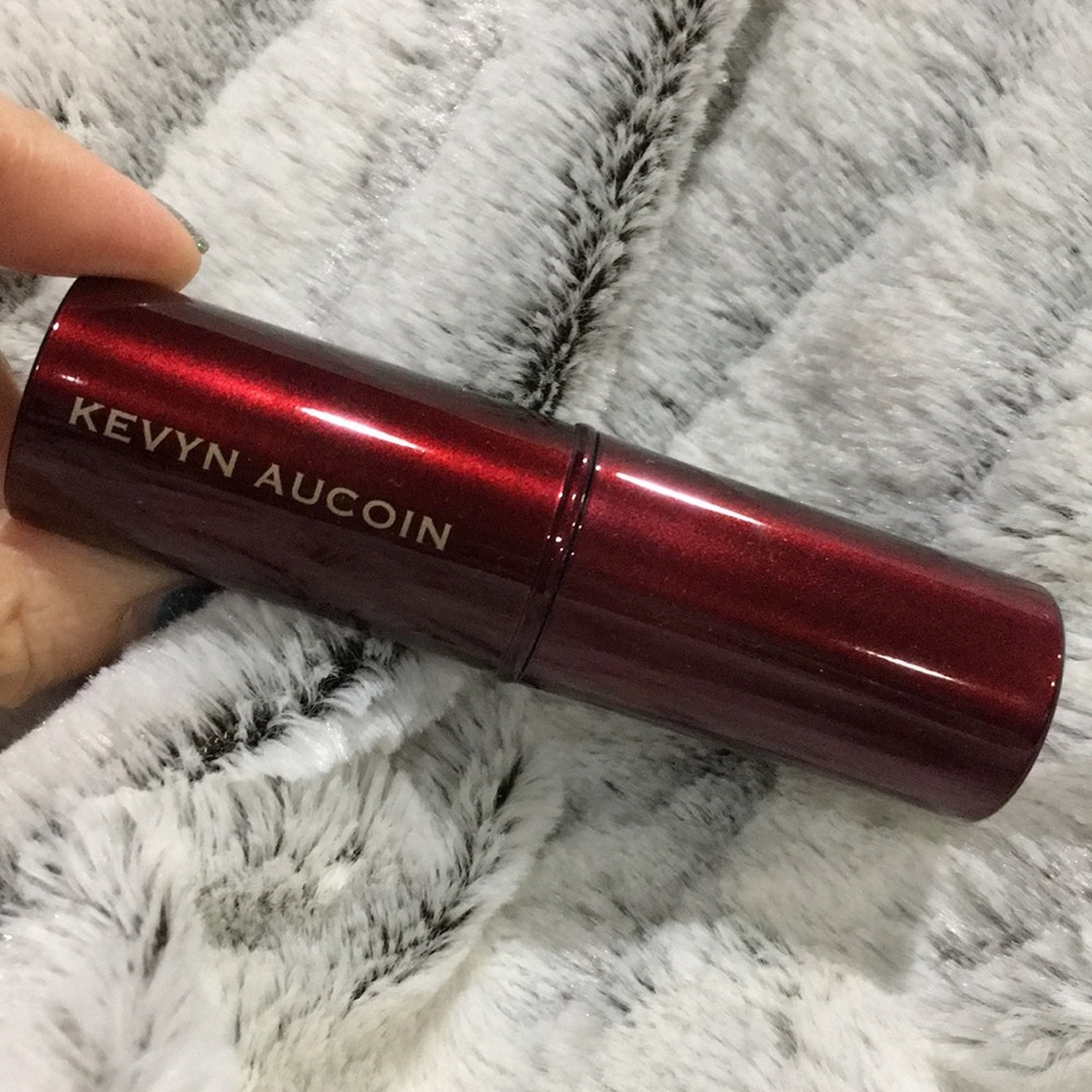 Kevyn Aucoin’s Radiant Reflection Solid Foundation